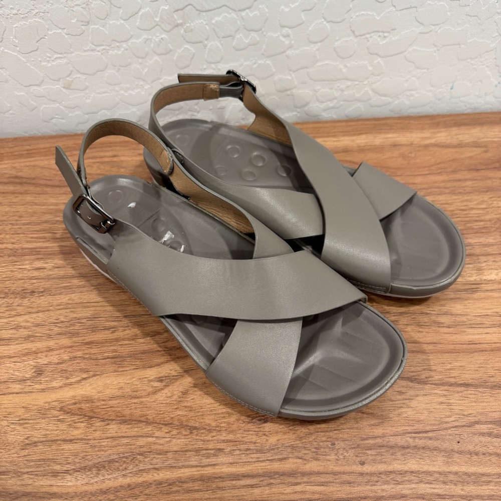 Patricia Spring Step Sandals Womens 38 US 7.5-8 Grey Strappy Casual